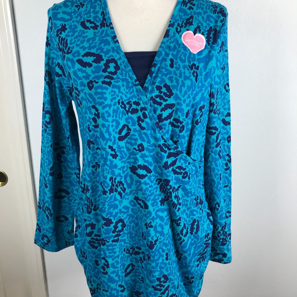 GREAT EXPECTATION MATERNITY AMIMAL CROSSOVER TOP